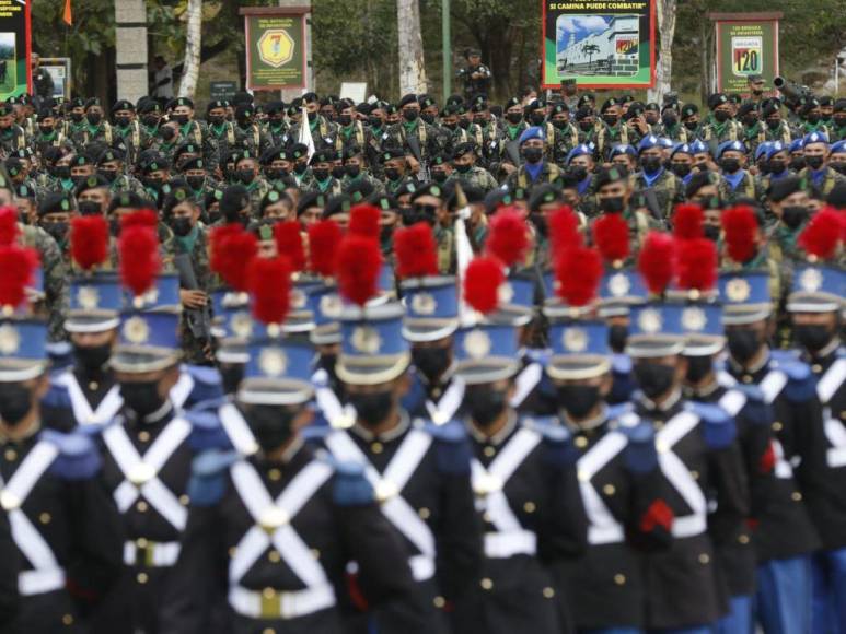 Con ascensos y condecoraciones: Así se llevo a cabo el aniversario del 197 aniversario del Ejército en Honduras