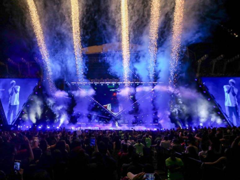 Al ritmo de “Pa’ Que La Pases Bien”, Arcángel hace su concierto la maravilla de la noche