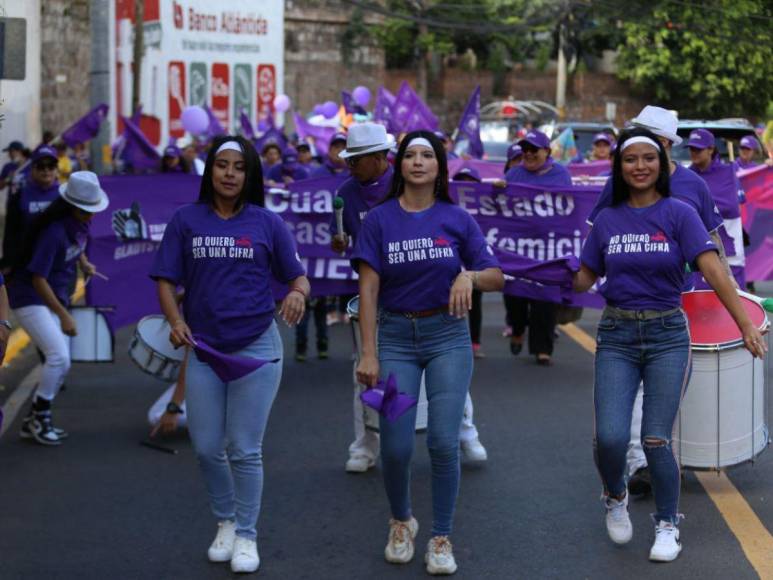 Mujeres realizan marcha “no quiero ser una más” en contra de femicidios