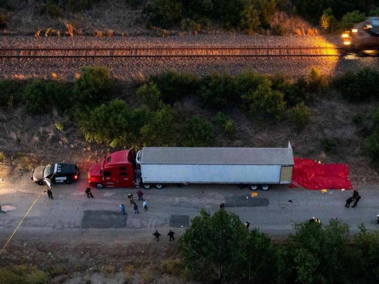 Viaje en tráiler: ataúdes rodantes que vuelven en mortal pesadilla los sueños de los migrantes (Fotos)