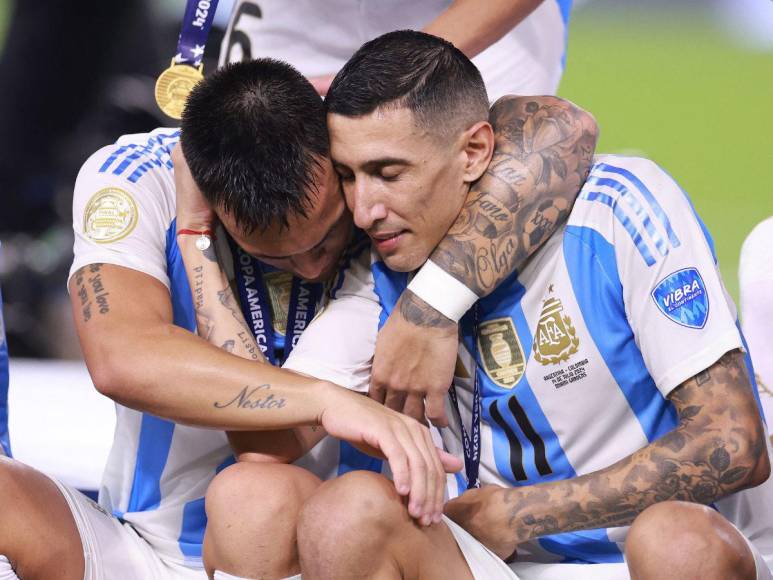 Abrazos y emotivas despedidas: el festejo de Argentina, bicampeón de Copa América