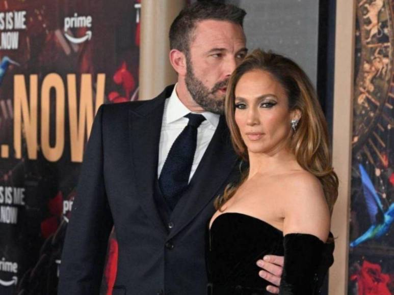 JLo pasea con un amigo en medio de ‘crisis matrimonial’ con Ben Affleck