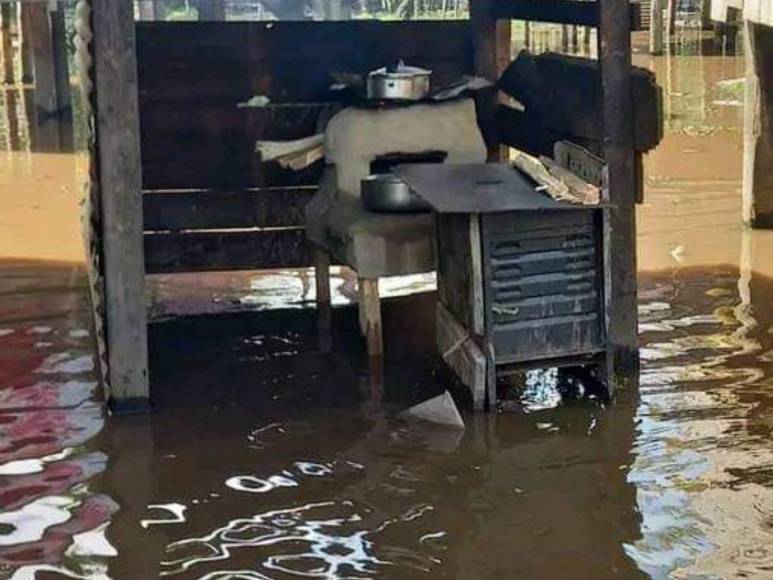 Fotos: Varias comunidades de Gracias a Dios quedaron totalmente inundadas por la tormenta Julia