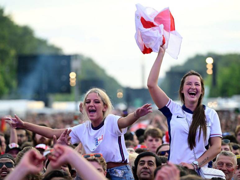 España vs Inglaterra: bellas aficionadas engalanan la final de la Euro 2024