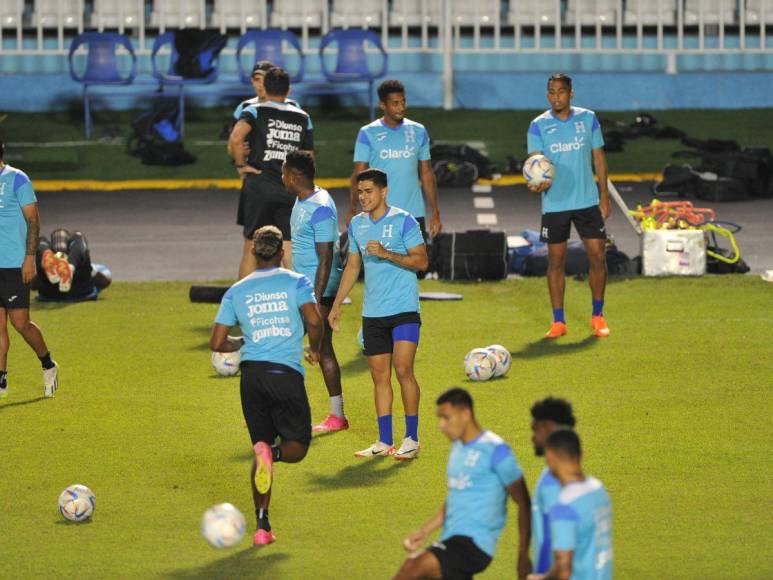 ¡Del aeropuerto a la cancha! Honduras entrenó en Tegucigalpa pensando en derrotar a Cuba