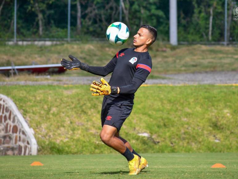 ¡Una baja! El temible 11 titular de Olimpia ante Génesis en semifinales