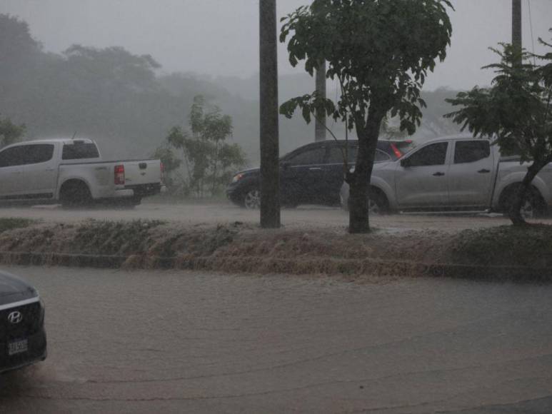 Imágenes del caos generado por las lluvias torrenciales en Tegucigalpa y Comayagüela