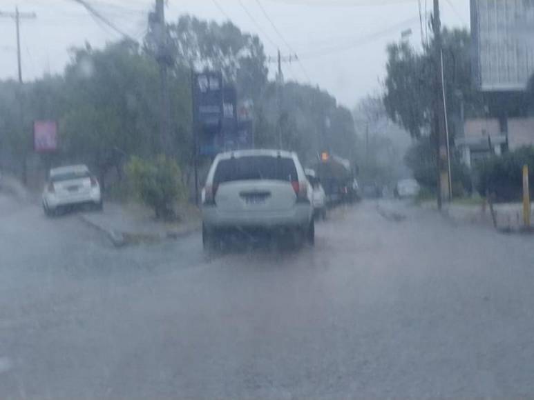 Lluvias azotan la capital de Honduras ¿Cuál es el pronóstico para hoy y el viernes?