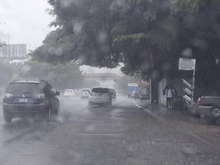 Lluvias azotan la capital de Honduras ¿Cuál es el pronóstico para hoy y el viernes?