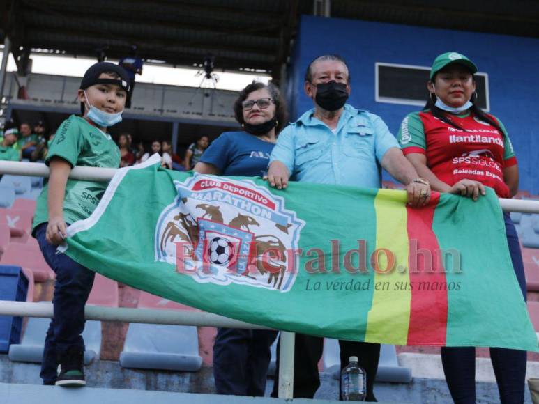 Hermosas chicas y afición disfrutando en familia: Así se vive el duelo entre Victoria y Marathón