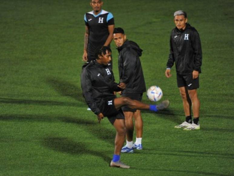 Palabras de Rueda a Palma y Ruiz cambia del estilo: último entrenamiento de Honduras