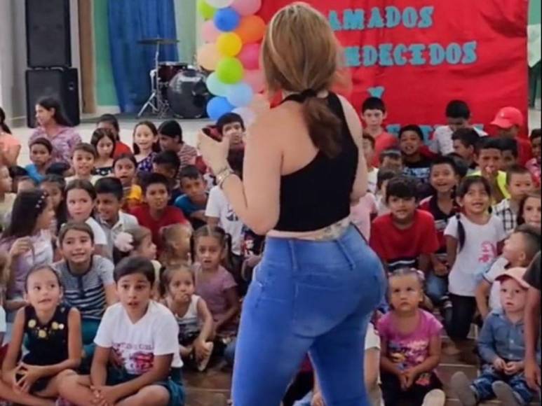 Marleny Aleelayn, la “maestra” hondureña que roba suspiros en las redes sociales