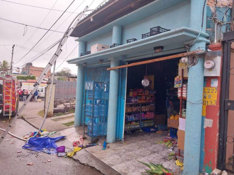 Imágenes tras el incendio que dejó cinco miembros de una familia muertos en Ciudad Lempira