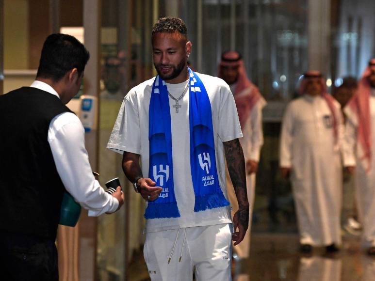 Hologramas y juegos de luces: la futurista presentación de Neymar en Arabia Saudita