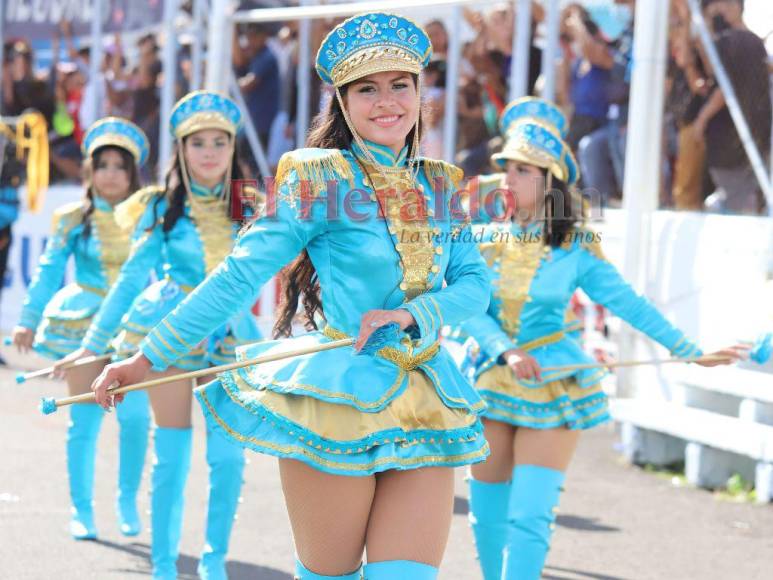 Valeria Chirinos, la sublime palillona que decoró la portada de EL HERALDO; conoce su historia