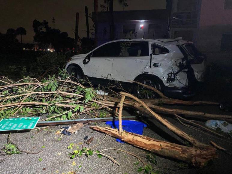 Apocalíptico y destructor: Así fue el tornado que azotó aeropuerto de North Perry en Florida