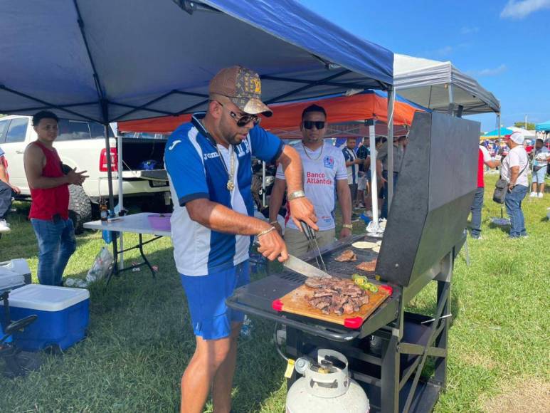 Fiesta catracha en Florida para el debut de Rueda en el Honduras vs Guatemala