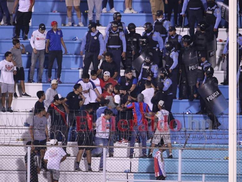 Zafarrancho, polémica y un emotivo saludo: Las imágenes que dejó el Motagua-Olimpia