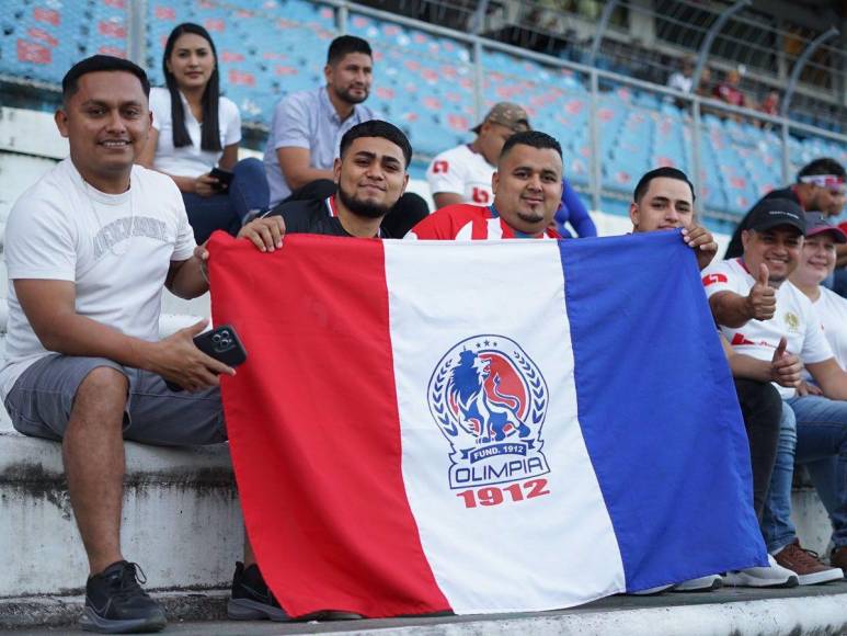 Poca afluencia en el estadio Olímpico dos días después de actos violentos que dejaron una niña muerta