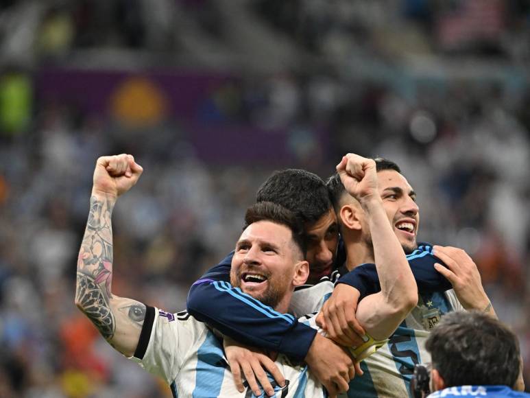 La celebración de Messi tras victoria de Argentina a Países Bajos en penales