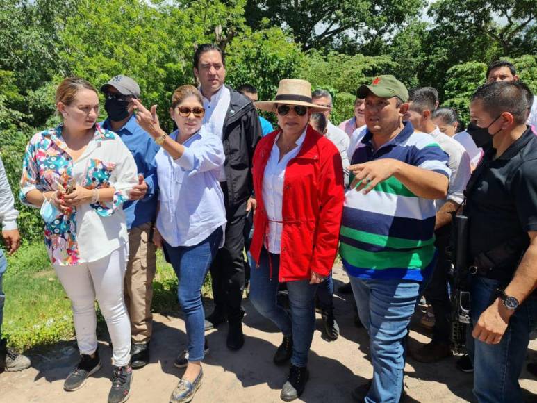 Visitó albergues y varias zonas afectadas: así fue el recorrido de Xiomara Castro en la zona norte