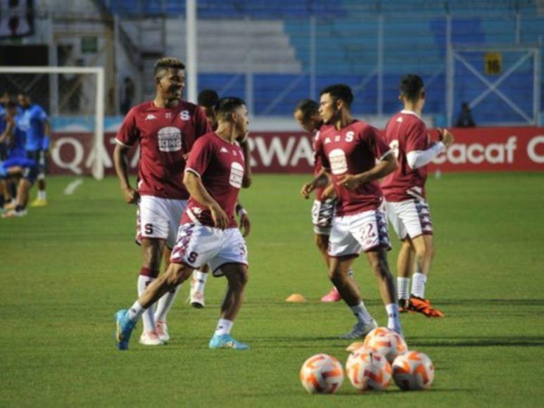 El caluroso ambiente para el Motagua vs Saprissa en Tegucigalpa