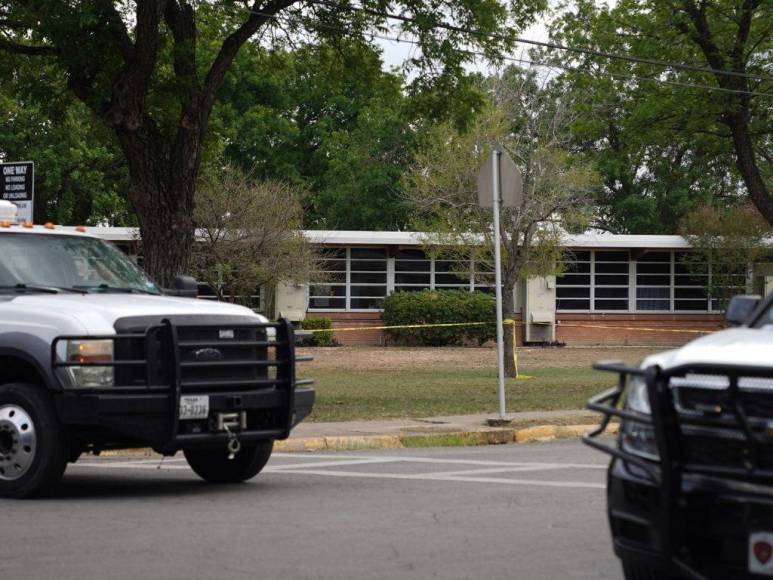 Terror, zozobra y dolor, lo que se sabe de la masacre que dejó 15 muertos en una escuela de Texas