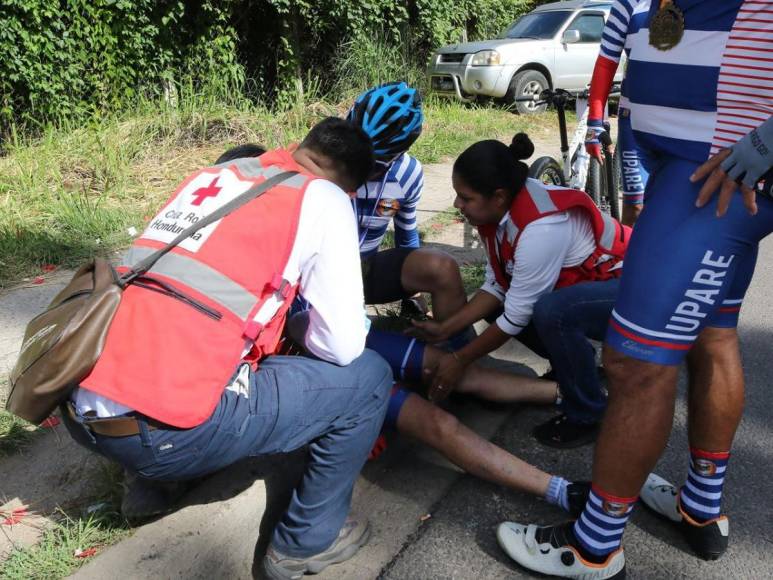 Jackelin Rock, la admirable abuelita de la Vuelta Ciclística