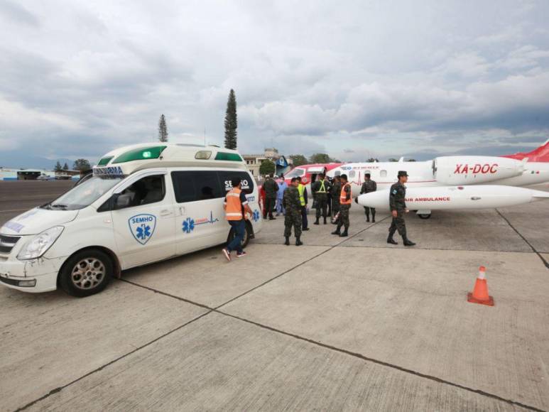 Preparativos para el traslado a México de miembros de la Naval que sufrieron quemaduras en explosión de buque