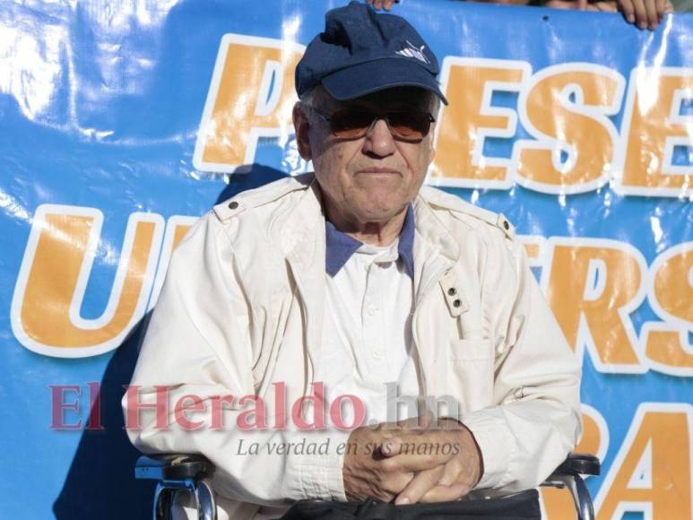 Un año sin “El Maestro”: El legado y obra de Chelato Uclés en el fútbol hondureño