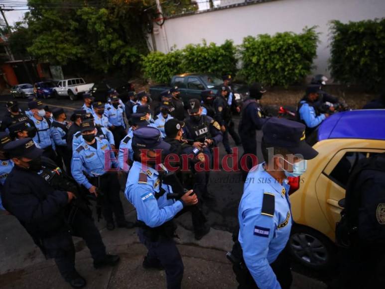 Helicóptero, carros blindados y 600 policías resguardan la vivienda de JOH (FOTOS)