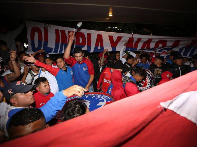 El banderazo en concentración de Olimpia previo a final ante Motagua