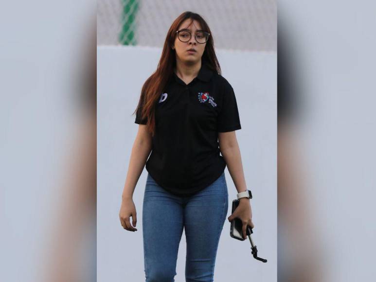 Bellezas que roban suspiros y emoción previo al clásico de Olimpia vs Motagua