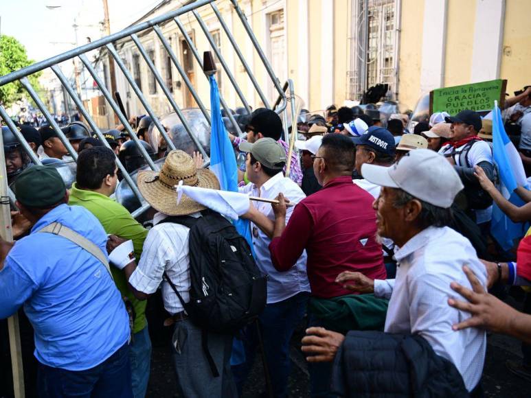 Retraso en investidura de Arévalo desata protestas en Guatemala