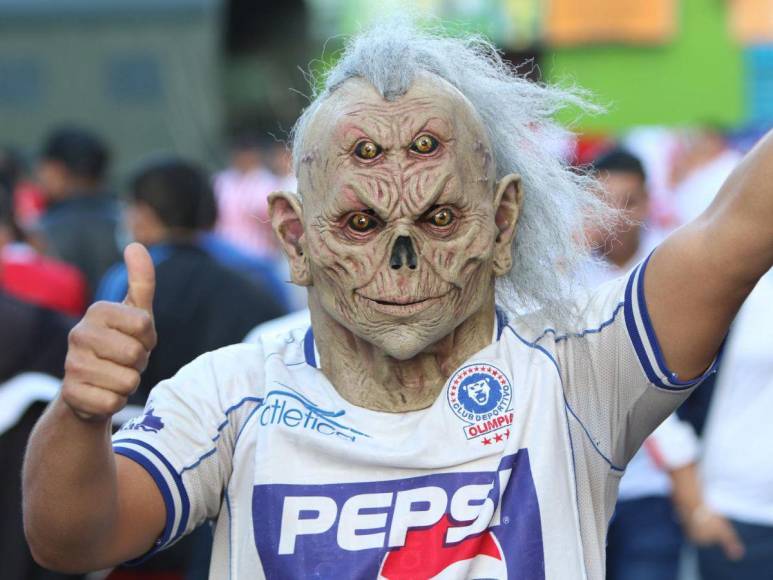 Enmascarados se roban el show previo a la final Olimpia vs Motagua