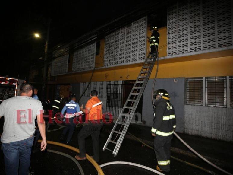 Llanto, dolor y consternación: incendio deja en la calle a varias familias en la capital