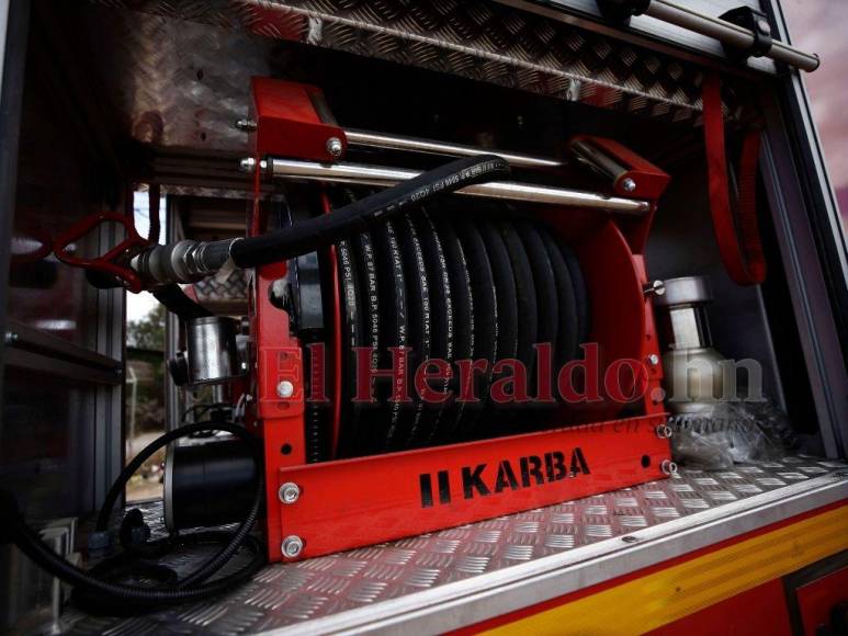 Así son los costosos camiones bomberos: modernos, pero con dificultades para operar