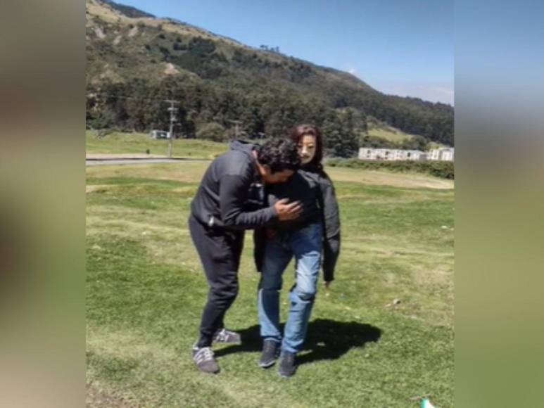 Se enamoró de una muñeca de trapo, se comprometió y ahora esperan su tercer hijo