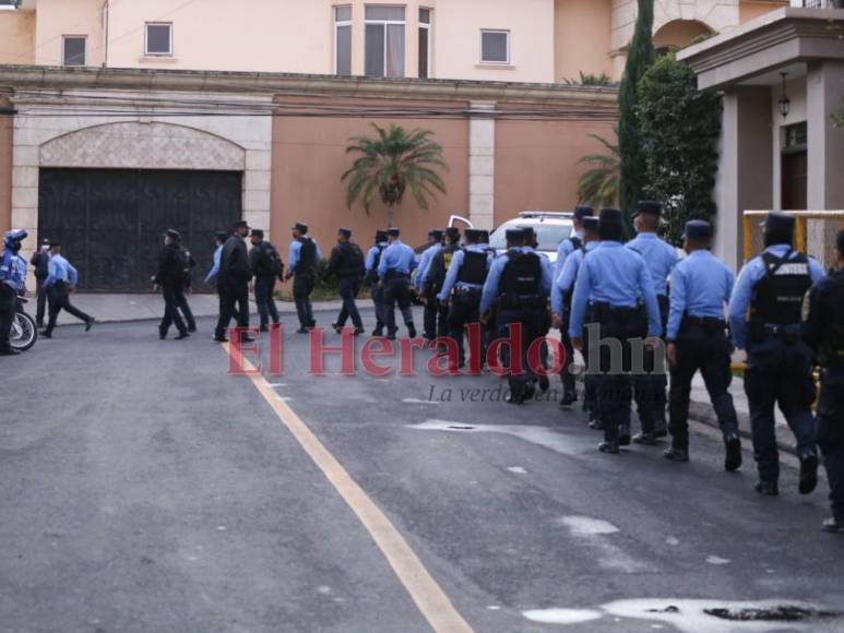 Helicóptero, carros blindados y 600 policías resguardan la vivienda de JOH (FOTOS)