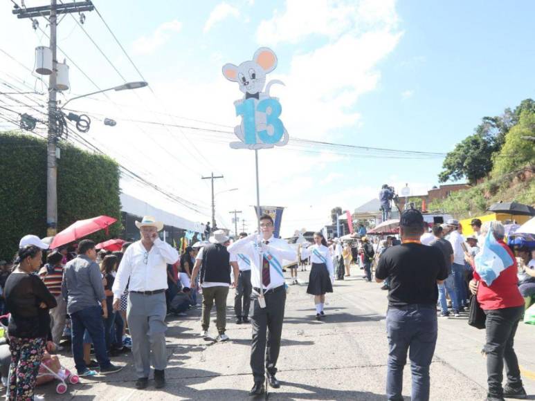 Fiestas Patrias 2023: Instituto Central Vicente Cáceres brilla en los desfiles del 15 de septiembre