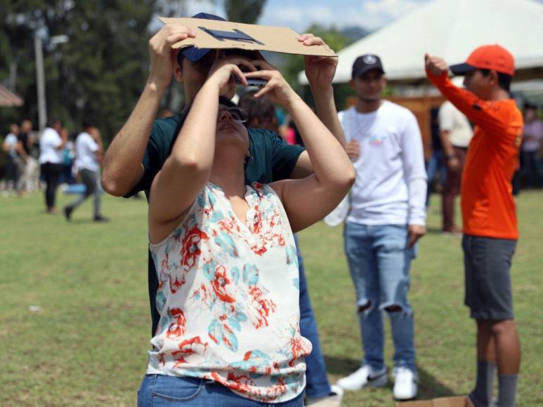 Gran afluencia de capitalinos a Observatorio Astronómico de UNAH por eclipse anular