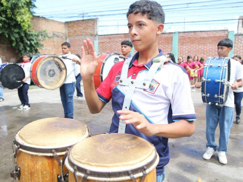 Entrega y pasión por la música: banda del Milla Selva busca brillar en los desfiles