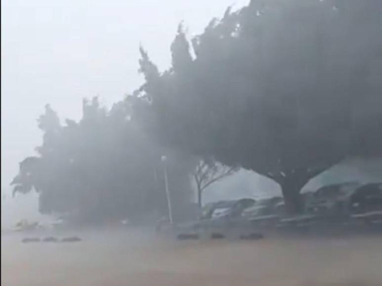 Tormenta Alberto inunda a Surfside Beach en Texas y avanza hacia México