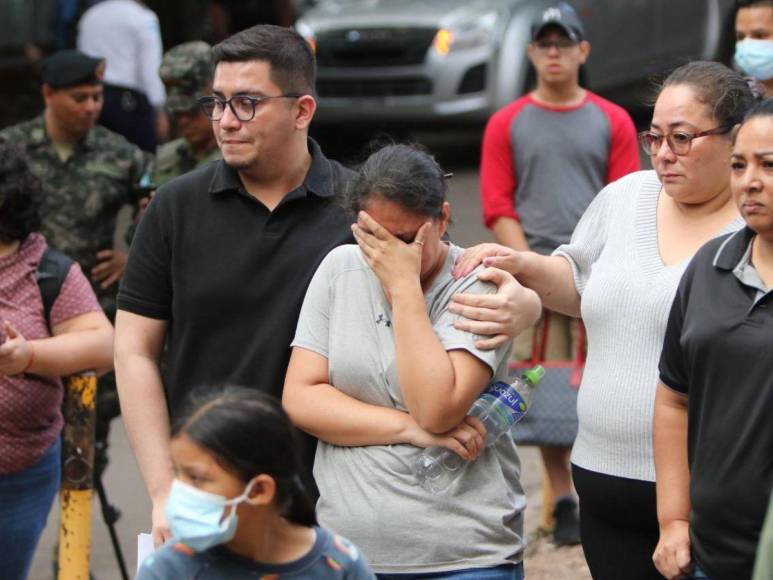 Angustia y dolor en más entregas de cuerpos a familiares por accidente en carretera a Olancho