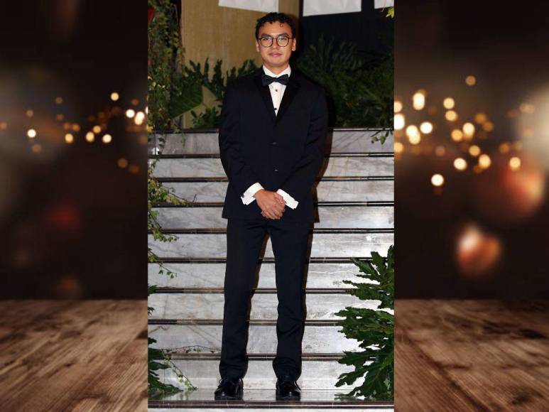 Emociones y elegancia en la prom night de la Academia Los Pinares