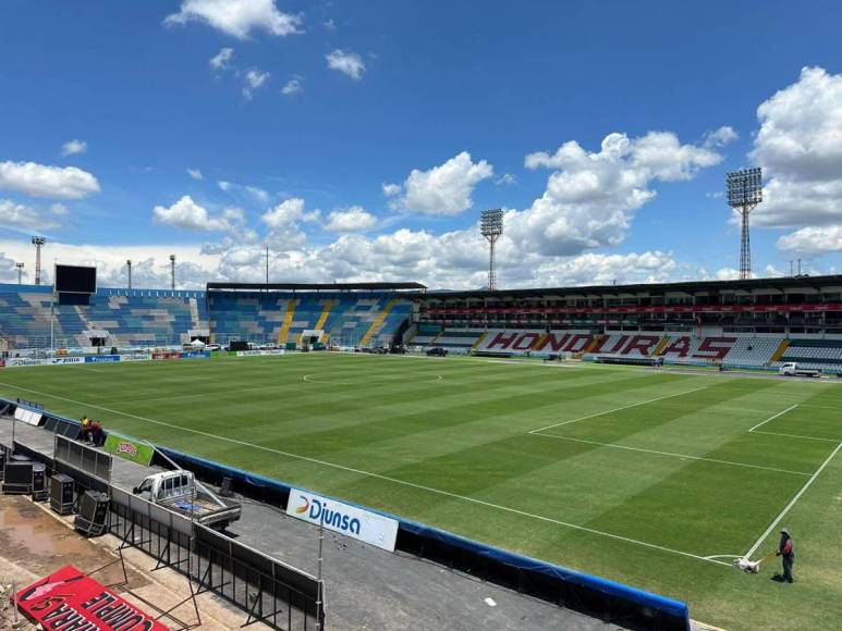 Estadio Nacional Chelato Uclés sigue recibiendo mejoras y así luce su nueva gradería