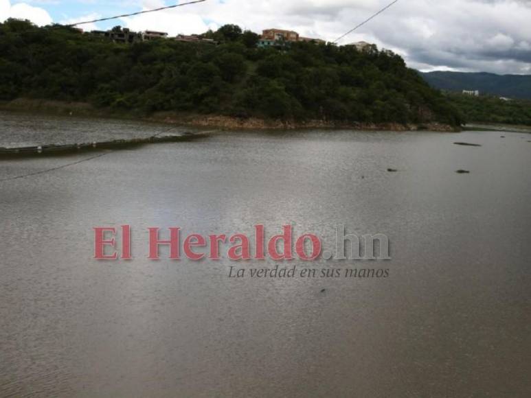 Derrumbes, damnificados y una represa llena dejaron las últimas lluvias (Fotos)