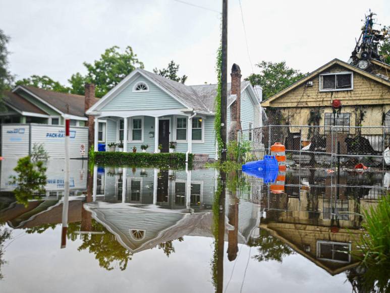 Viviendas destruídas y calles inundadas: los estragos de la tormenta Debby en su paso por EUA