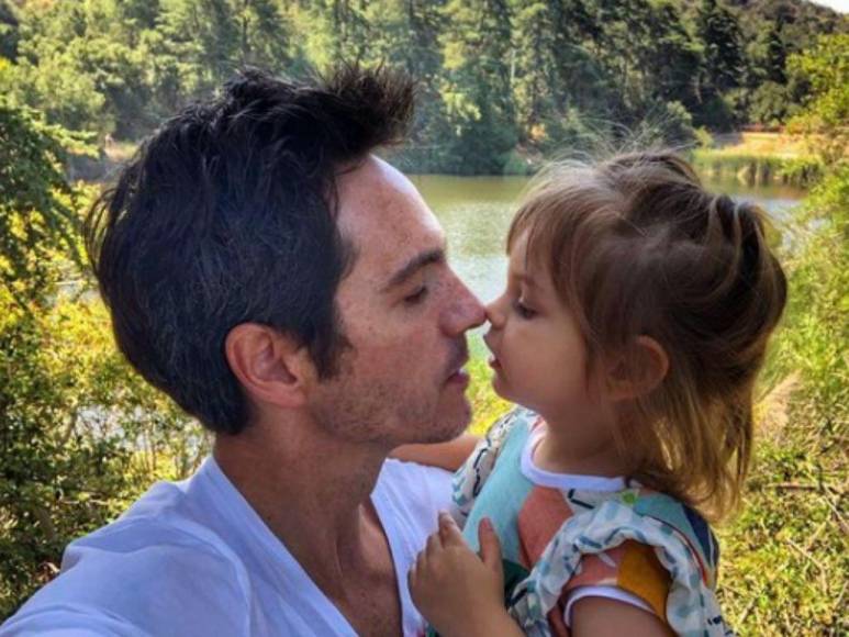 Mauricio Ochmann y su duro pasado: adoptado siendo un bebé y luego separado de su padre