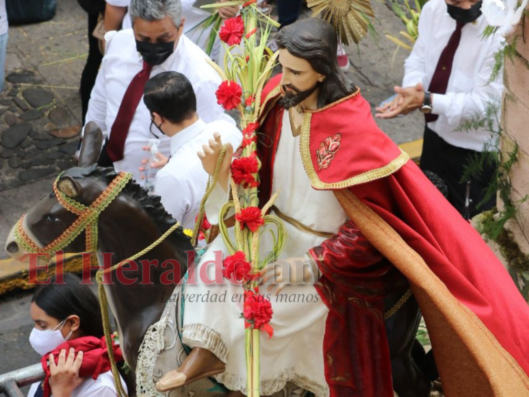 Renovación de la fe: católicos celebran el Domingo de Ramos en la capital